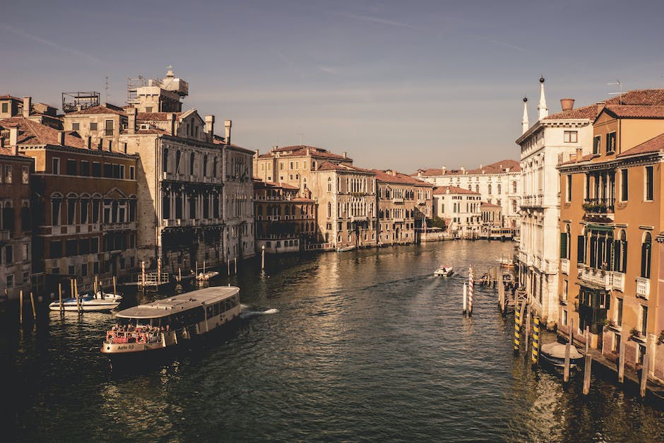  Mit dem Zug durch Italien reisen - Erkunde die Schönheit des Landes per Zug